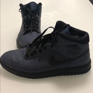 Air Jordan 1, Men’s size 11